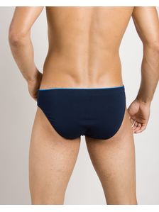 Семпъл мъжки слип 0511 на модел отзад