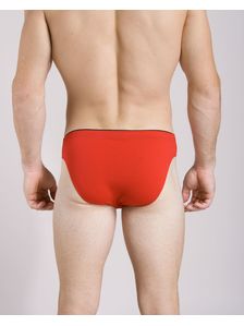 Комфортен мъжки слип в червено 0511 на модел отзад