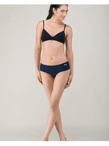 Лазерно изрязани бикини в тъмносиньо 1735 на модел