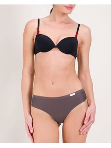 Кафяви лазерно изрязани бикини 0717 на модел отпред
