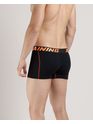 Черно-оранжеви мъжки боксерки 0742 на модел отзад